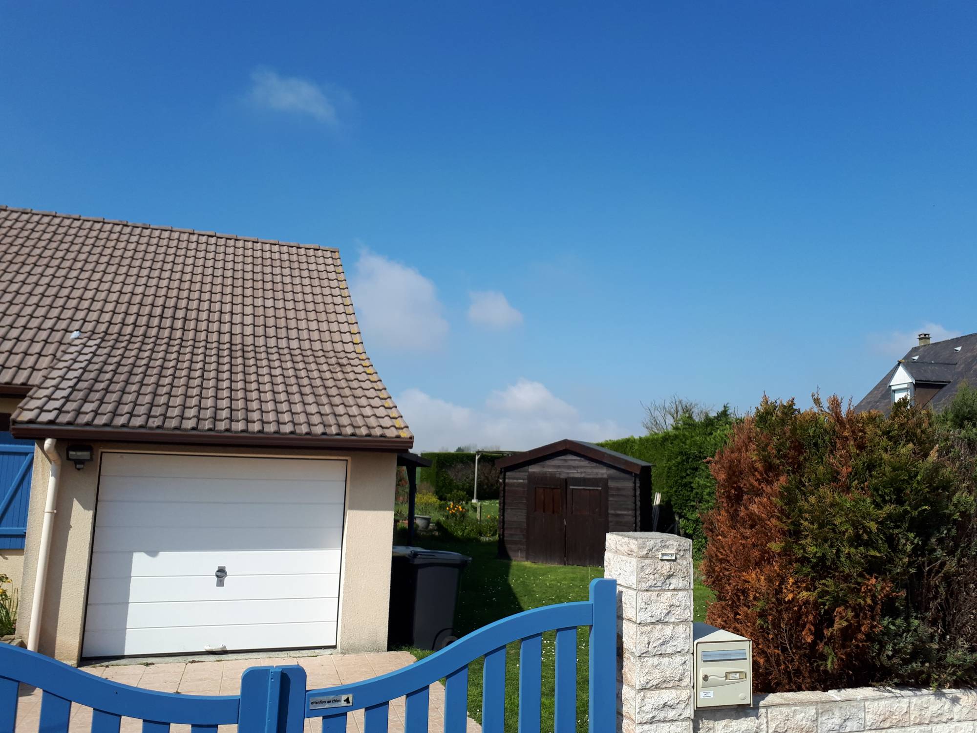 ABRITEZ VOTRE VOITURE