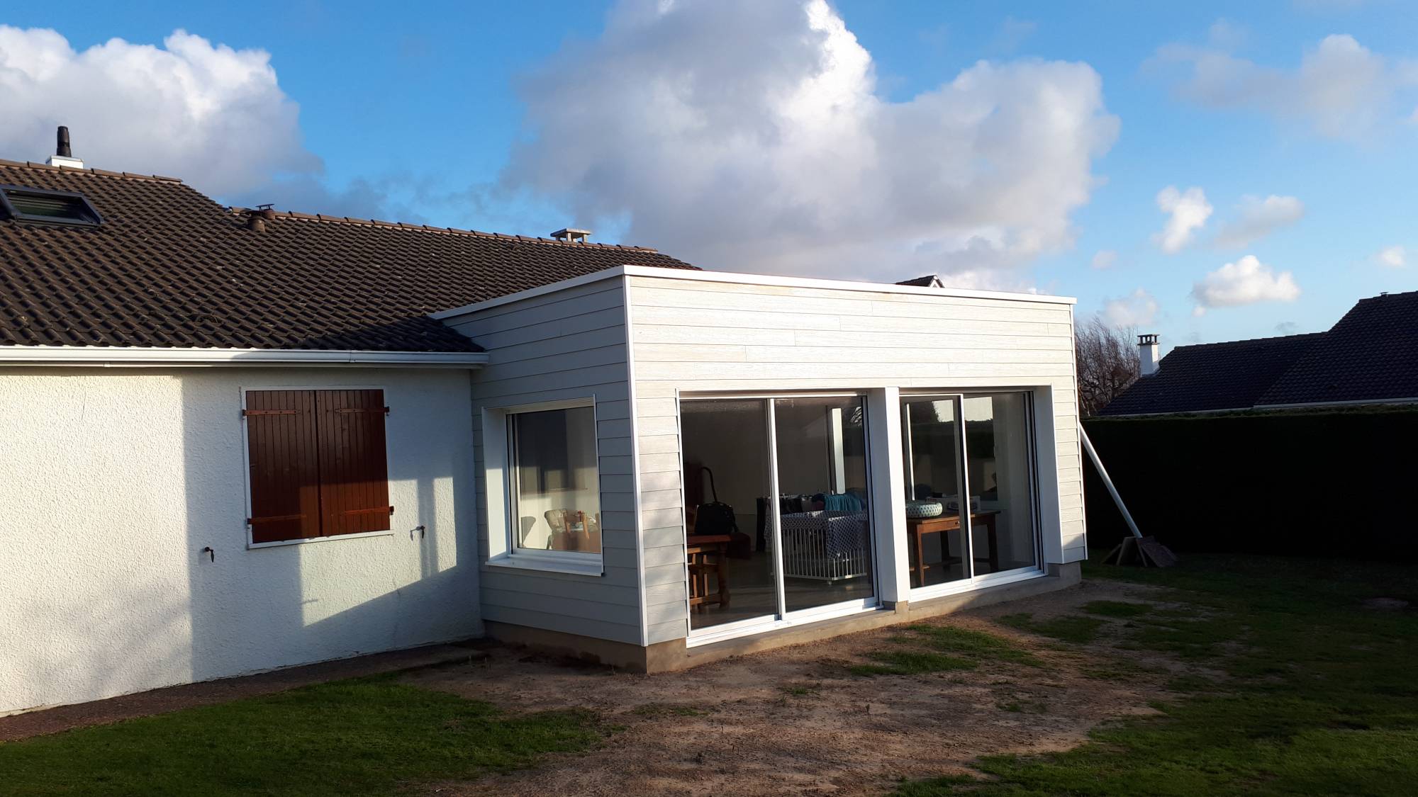 COMPTETER SON EXTENSION BOIS PAR UNE TERRASSE EN PIN