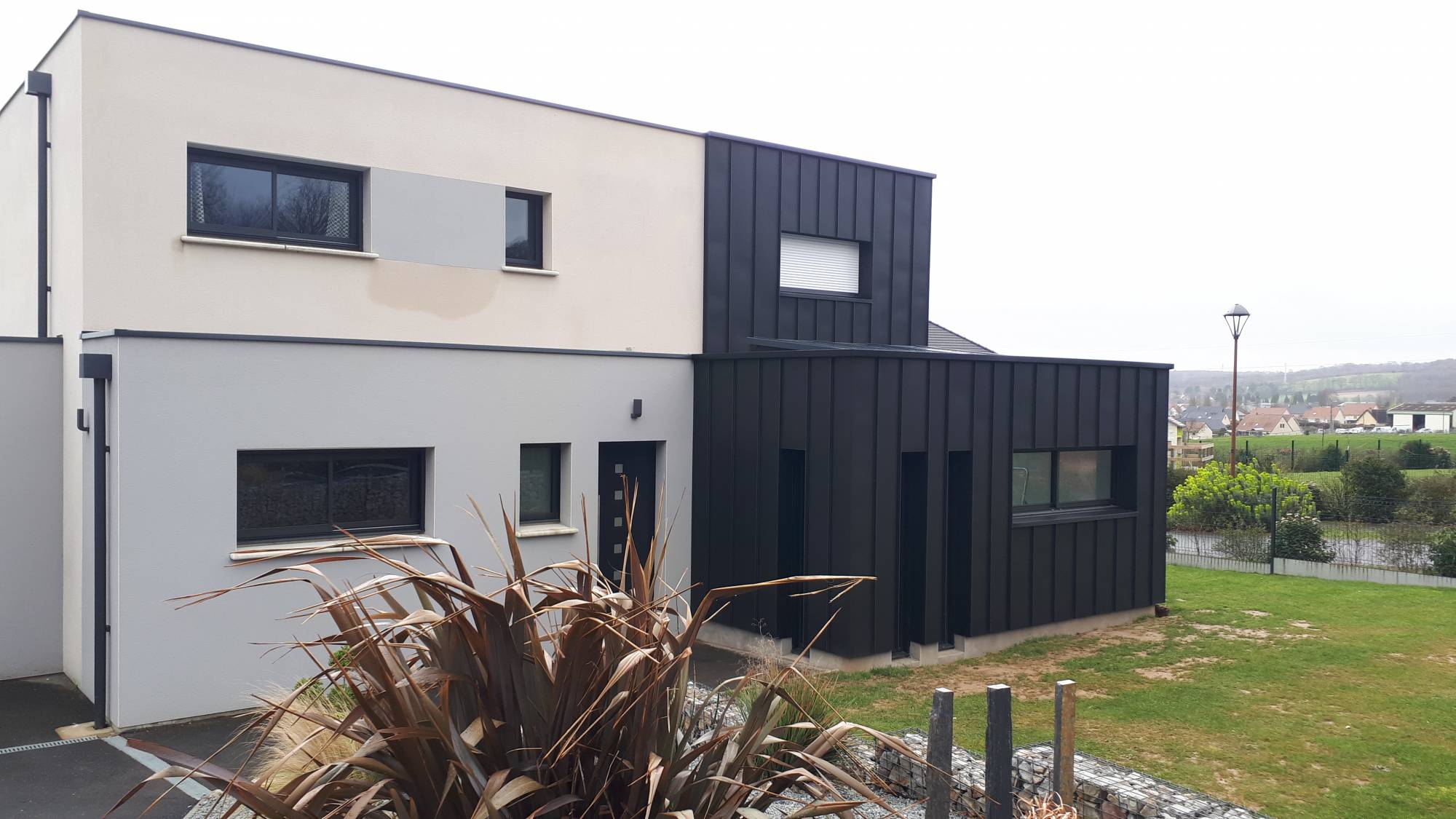 CREER UN SALON ET UNE CHAMBRE DANS UNE MAISON MODERNE