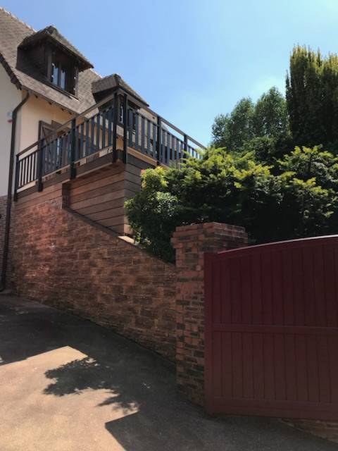 terrasse en bois sur pilotis