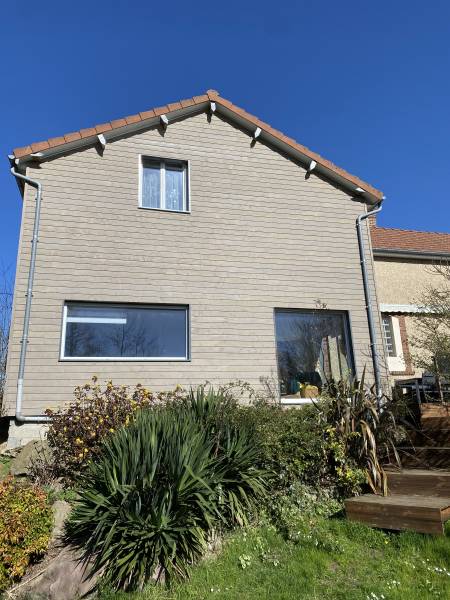 illuminer sa façade avec un bardage bois sur Montivilliers