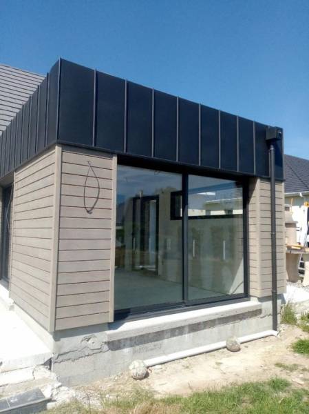 Agrandir sa maison avec une extension en bois moderne