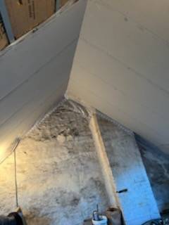 appliquer de la laine de verre dans ses combles perdus