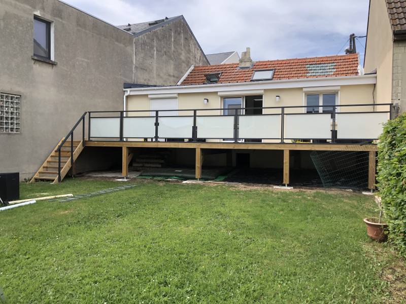 Apporter un plus à sa maison avec sa terrasse en bois