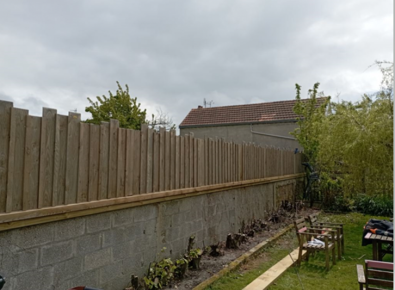 Faire installer une terrasse bois sur plots près du Havre