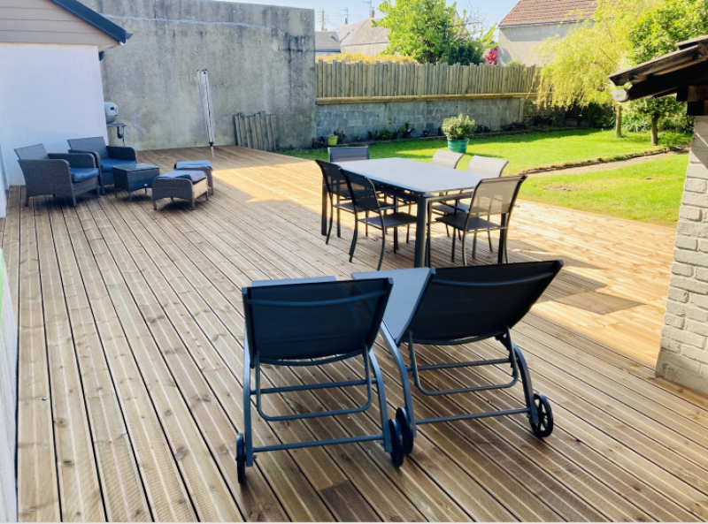 Faire installer une terrasse bois sur plots près du Havre