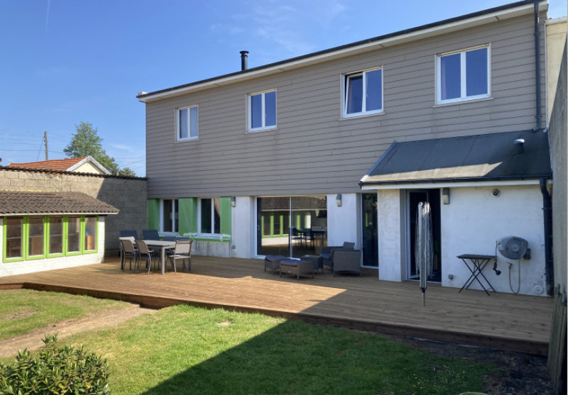 Faire installer une terrasse bois sur plots près du Havre