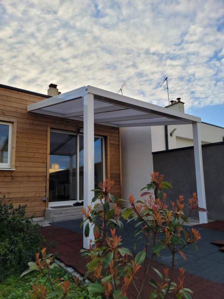 profitez de sa terrasse avec une pergola près de Fécamp p